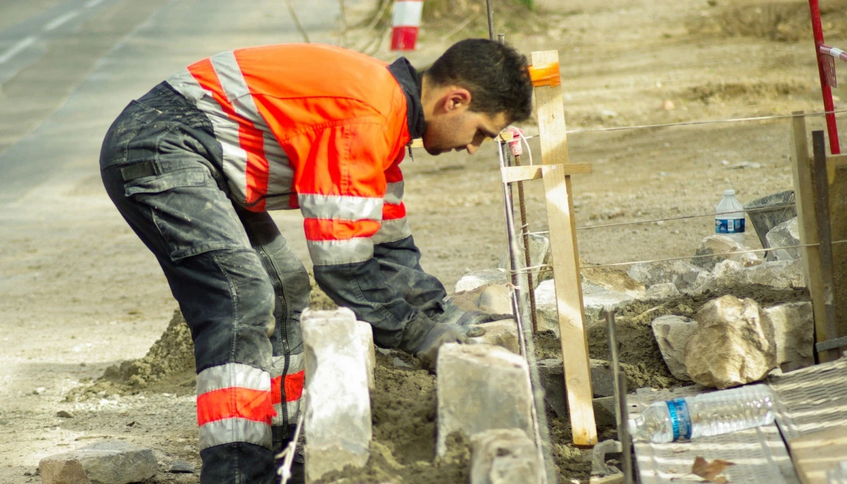 AYM'den tarihi karar: S&uuml;rekli iş&ccedil;ilerin tayin yasağı kaldırıldı