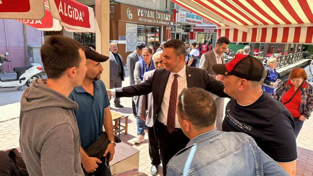 CHP MİLLETVEKİLİ ADAYLARINDAN ESNAF ZİYARETİ