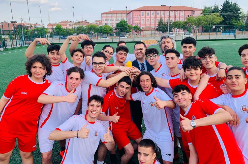 D&ouml;rt D&ouml;rtl&uuml;k Ma&ccedil;ın Kazananı Dostluk Oldu