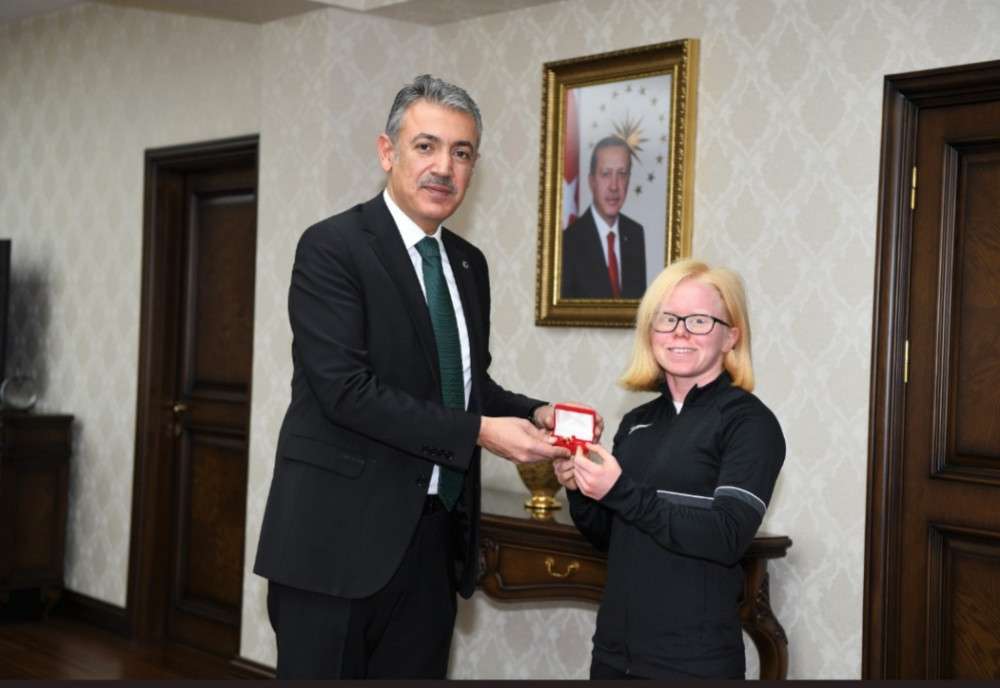 G&ouml;rme Engelli Sporcular Başarısını Vali Akkoyun'la  Paylaştı