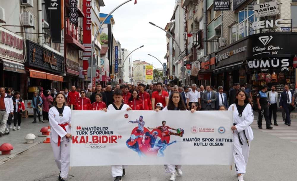 KARAMAN'DA AMAT&Ouml;R SPOR HAFTASI RENKLİ G&Ouml;R&Uuml;NT&Uuml;LER EŞLİĞİNDE BAŞLADI