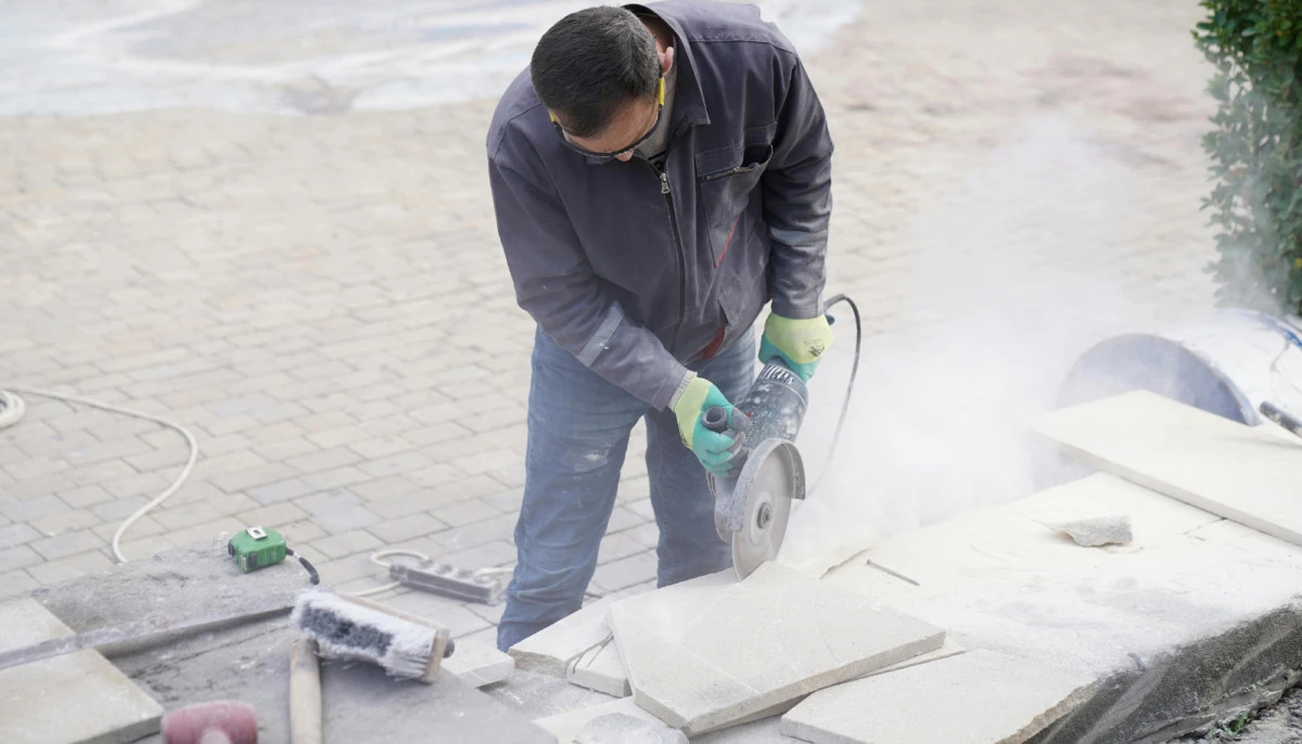 SGK&rsquo;dan kritik d&uuml;zenleme: Emekli olup &ccedil;alışanların maaşı kesilecek